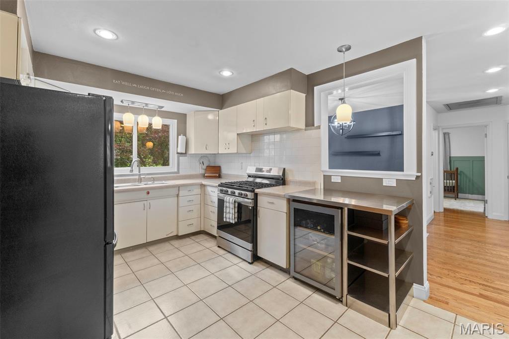 9401 Sophine Lane