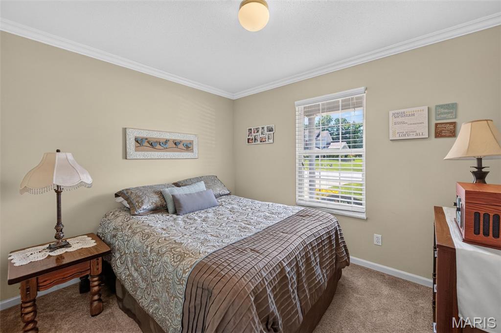 1072 Huntington Drive