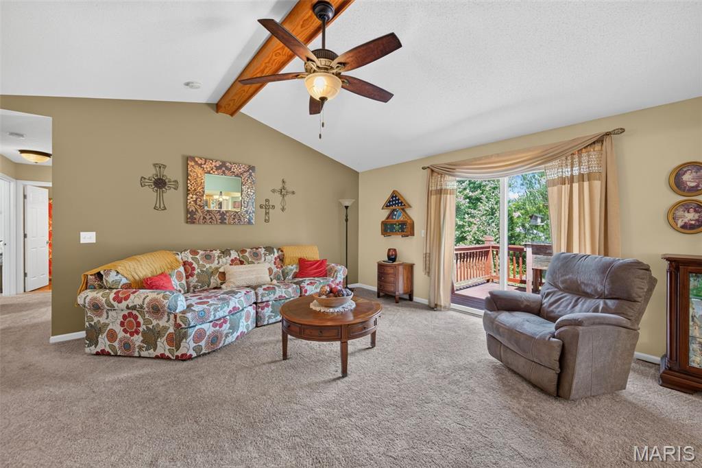 1072 Huntington Drive