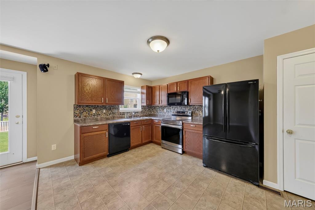 607 Spring Manor