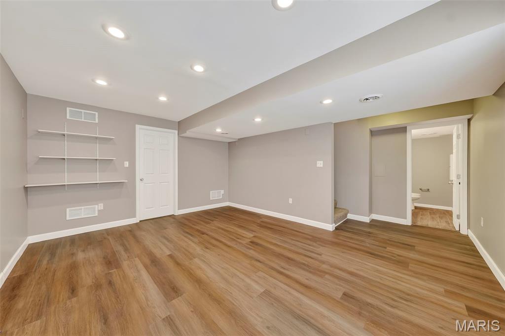 607 Spring Manor