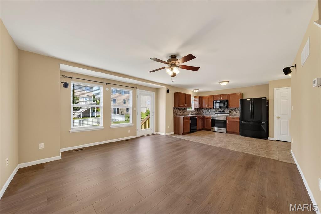 607 Spring Manor