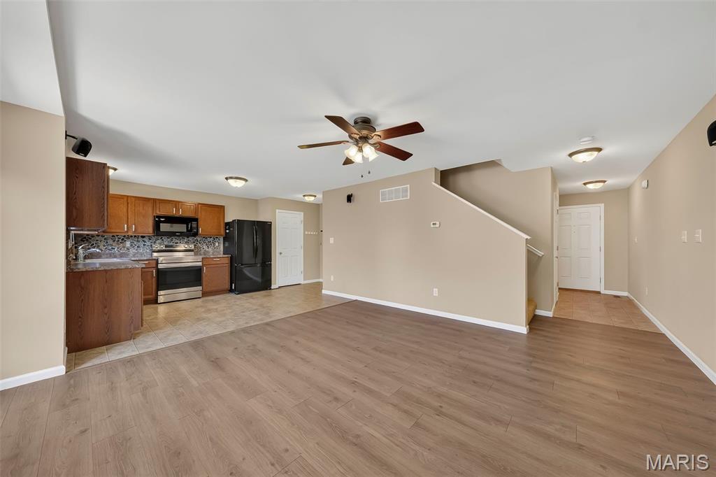 607 Spring Manor