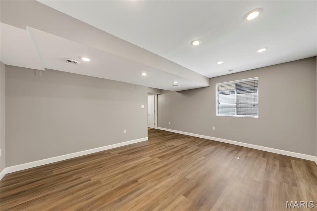 607 Spring Manor