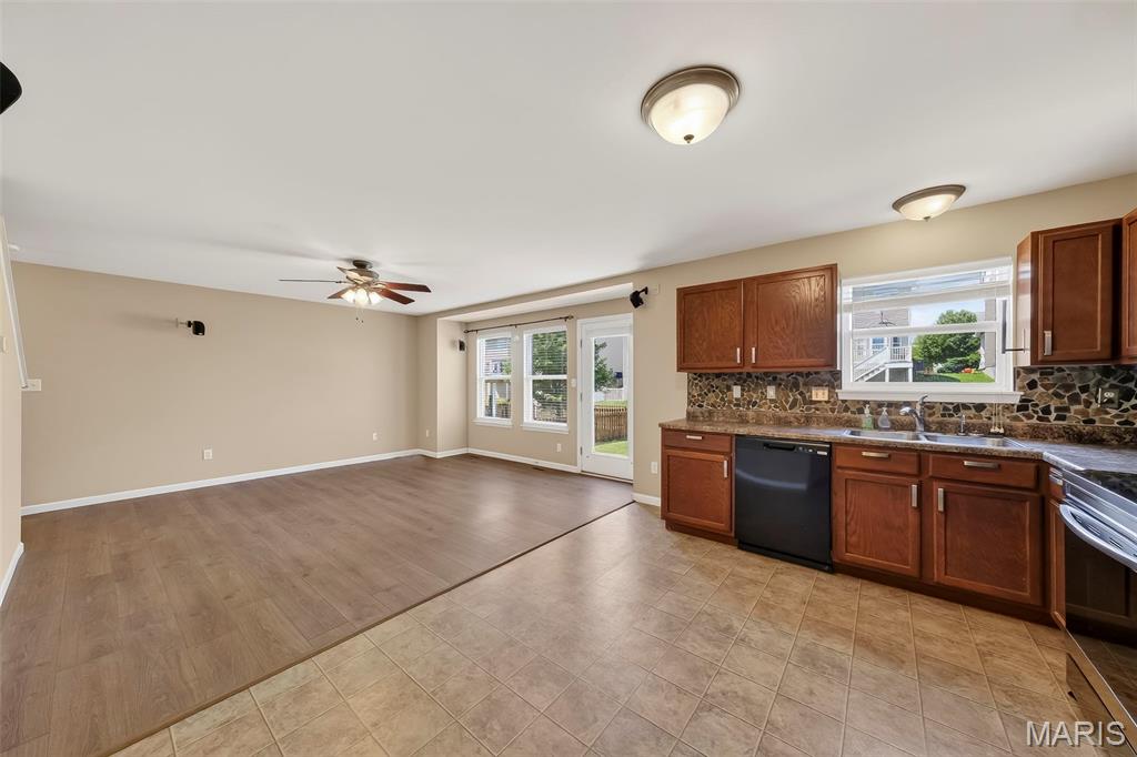 607 Spring Manor