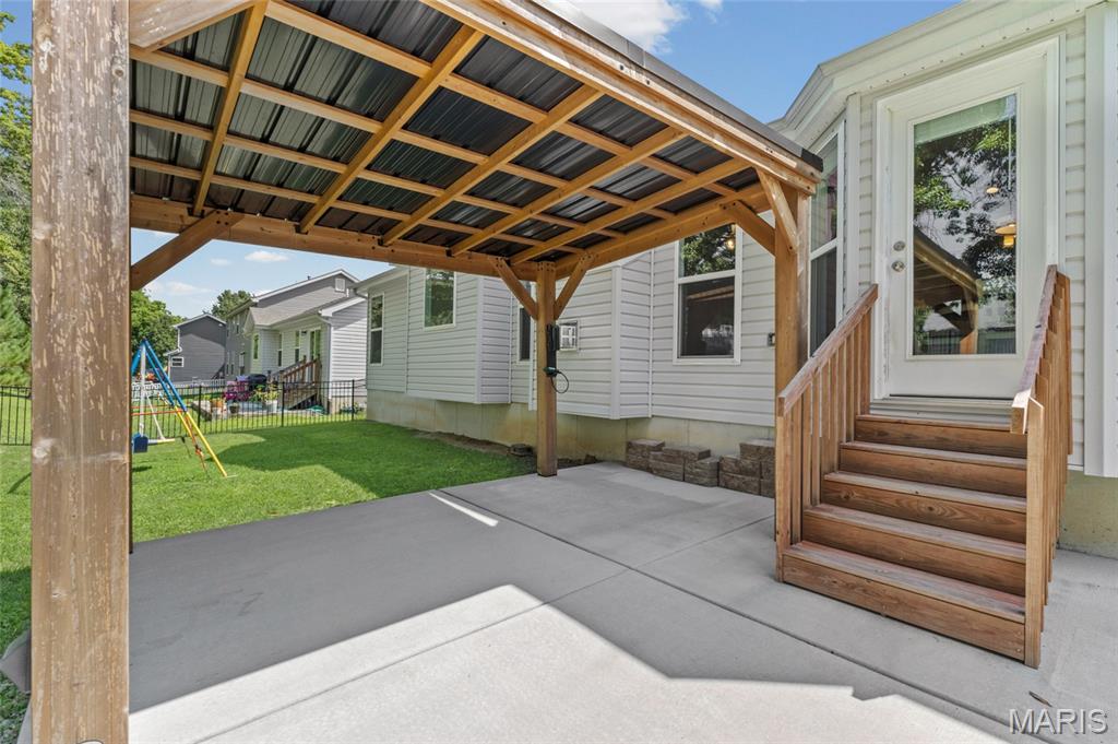 811 Crestwood Court