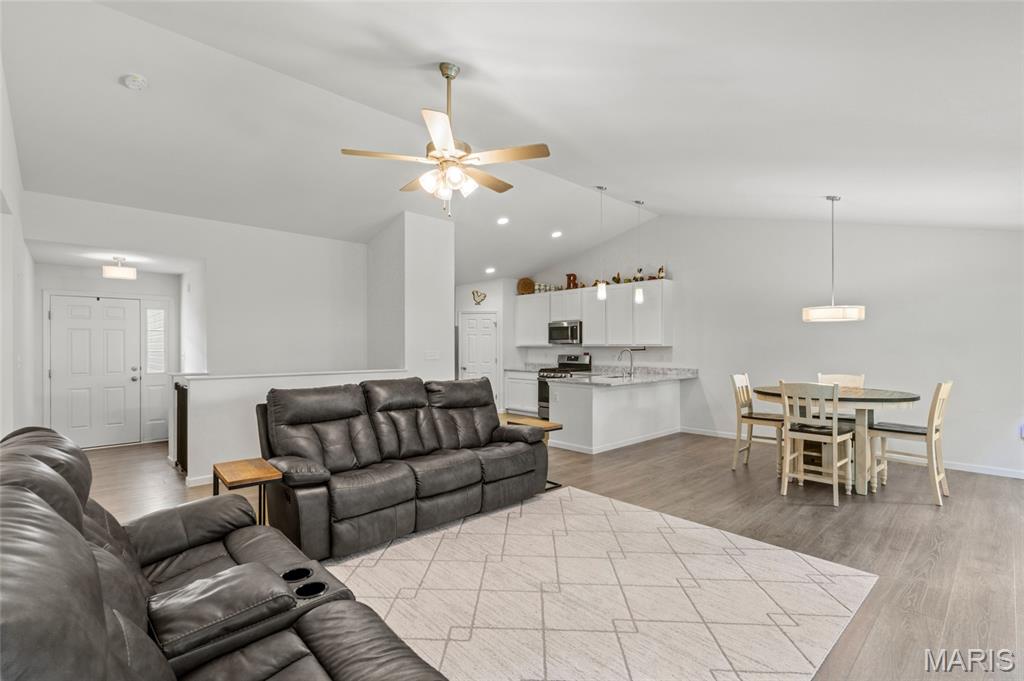 811 Crestwood Court