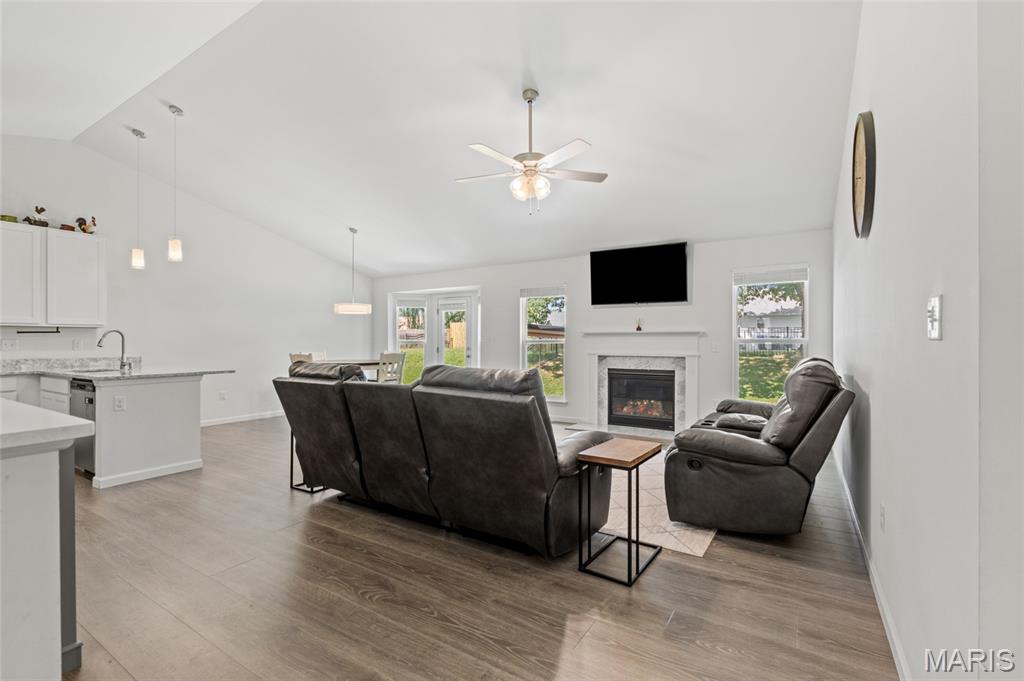 811 Crestwood Court