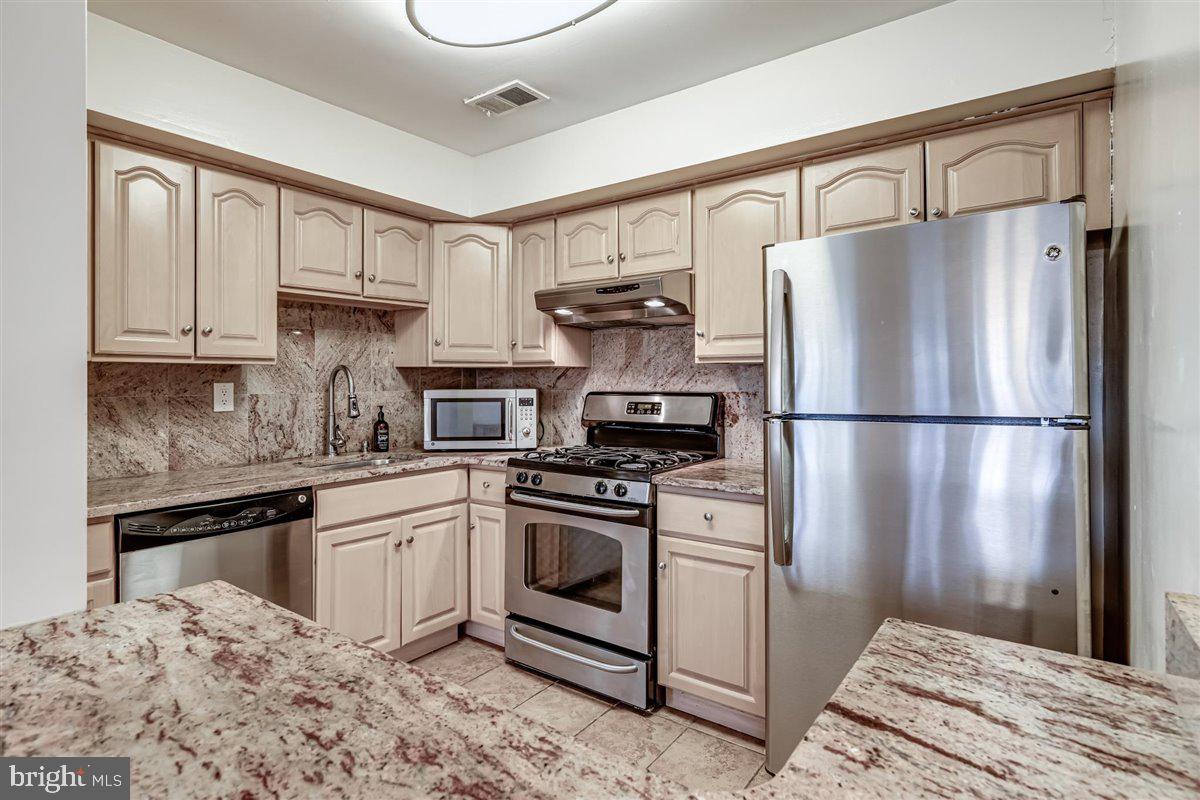 106 LASSEN CT 2