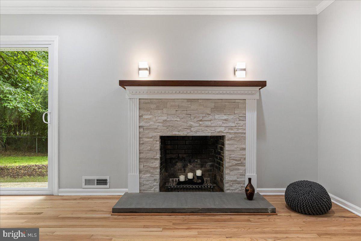 206 HENDRICKSON DRIVE