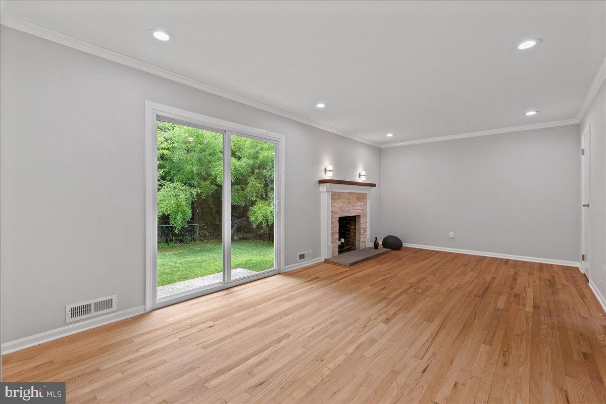 206 HENDRICKSON DRIVE