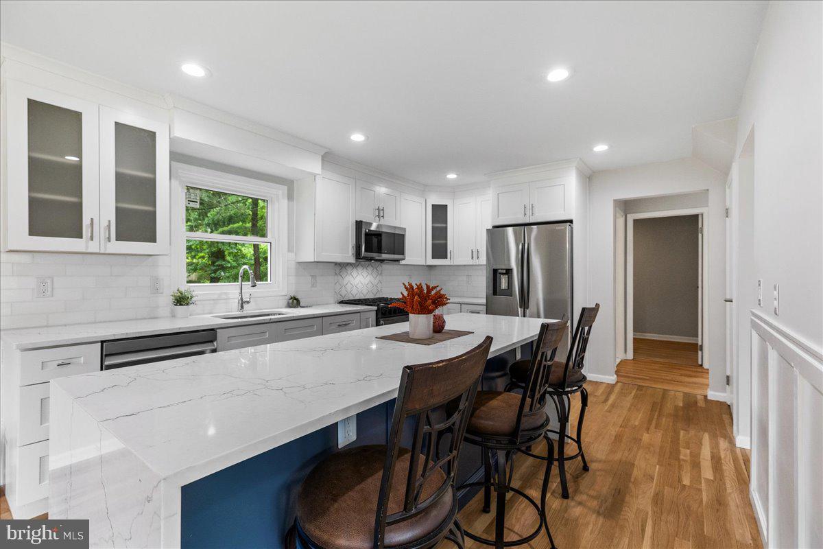 206 HENDRICKSON DRIVE