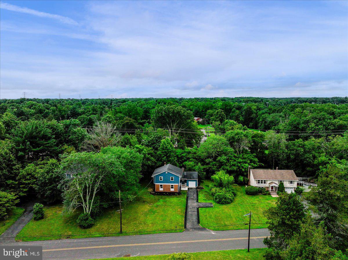 206 HENDRICKSON DRIVE