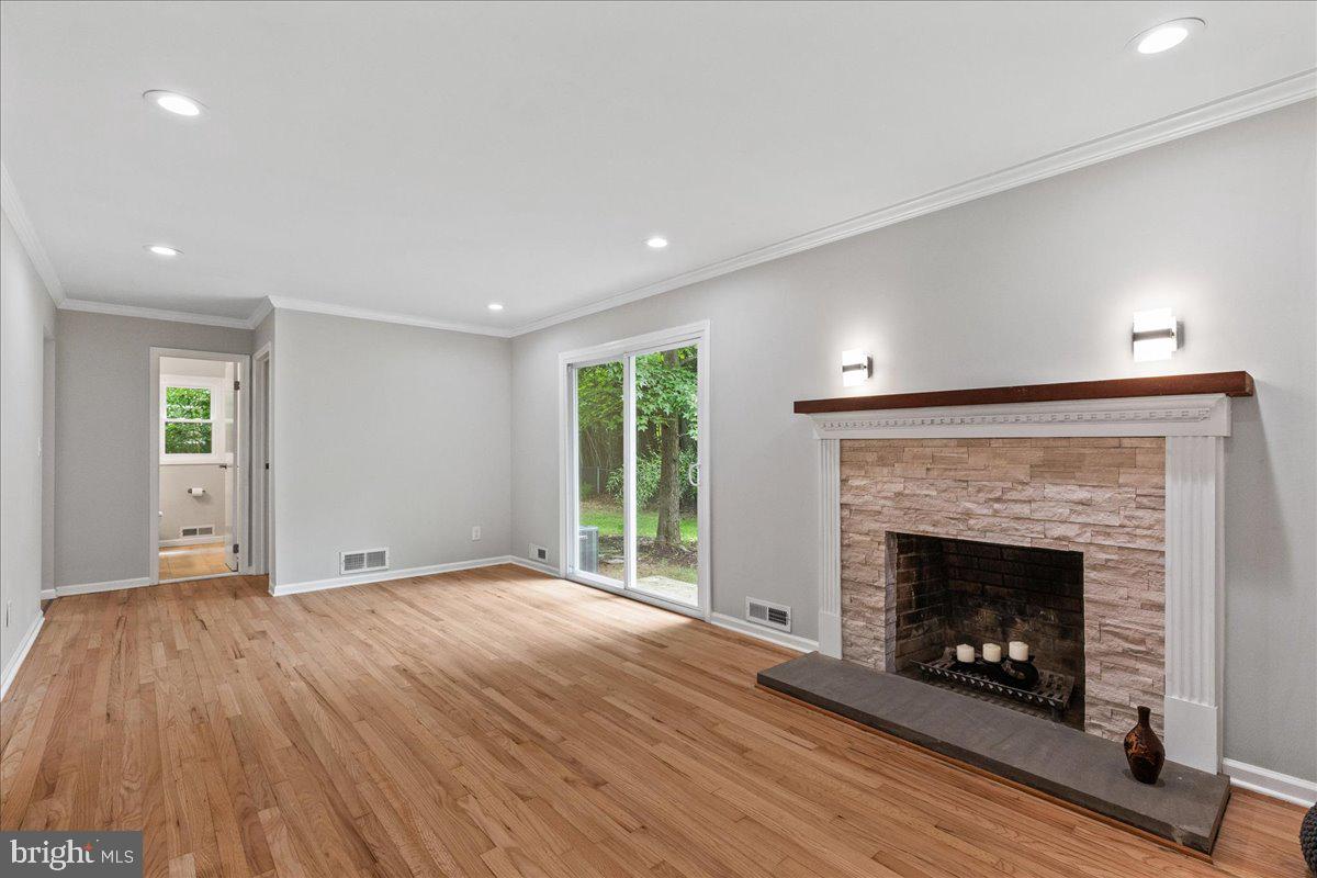 206 HENDRICKSON DRIVE