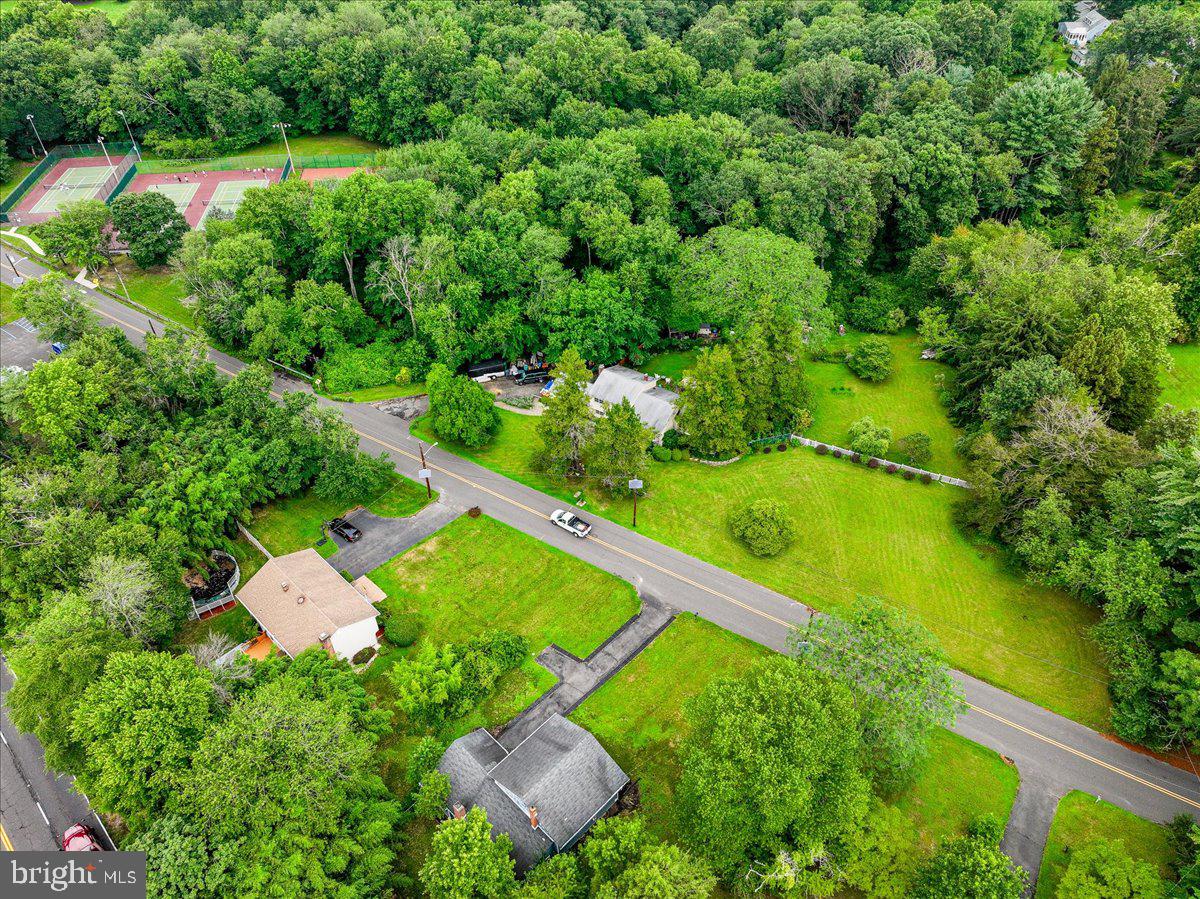 206 HENDRICKSON DRIVE