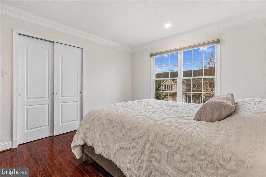8 HUTCHINSON DRIVE