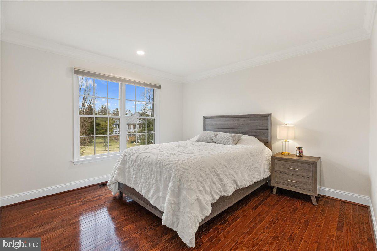8 HUTCHINSON DRIVE