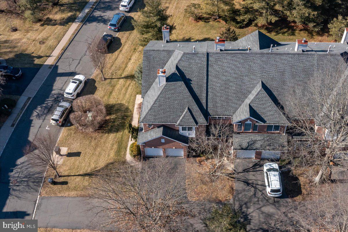 8 HUTCHINSON DRIVE
