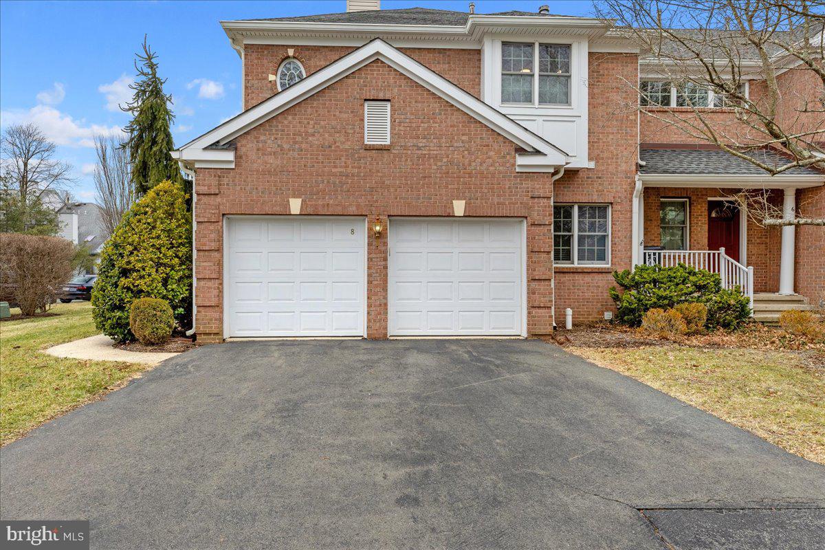 8 HUTCHINSON DRIVE