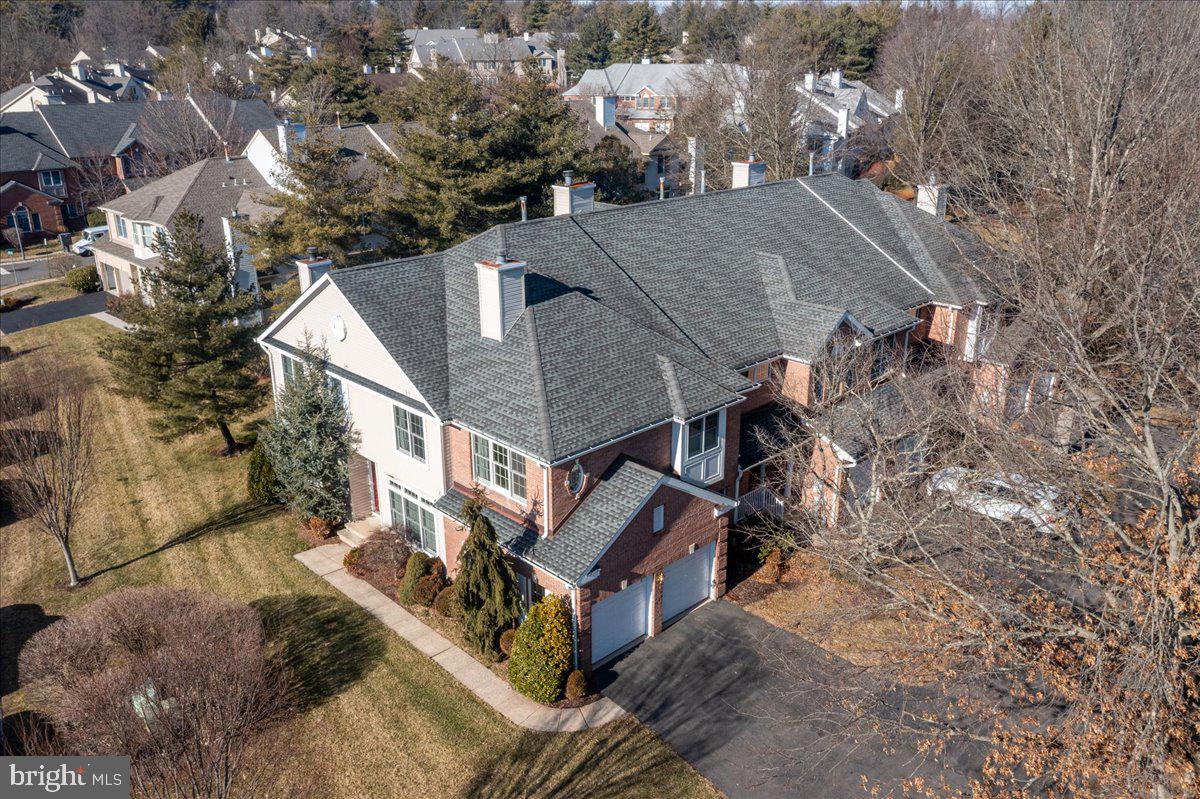 8 HUTCHINSON DRIVE