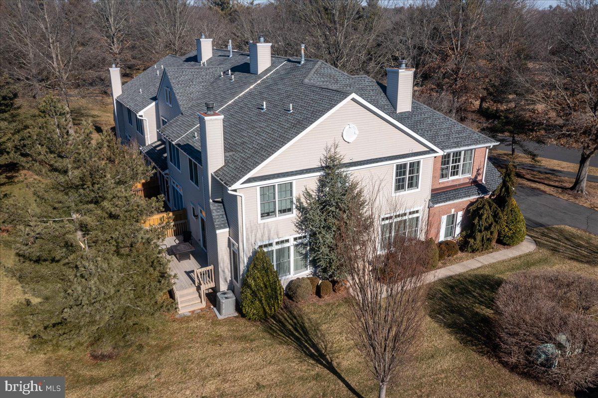 8 HUTCHINSON DRIVE