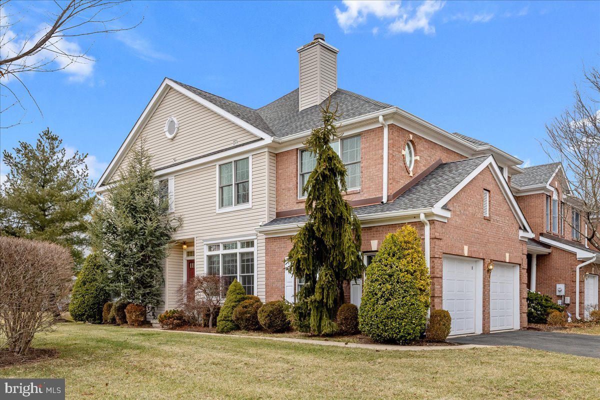 8 HUTCHINSON DRIVE