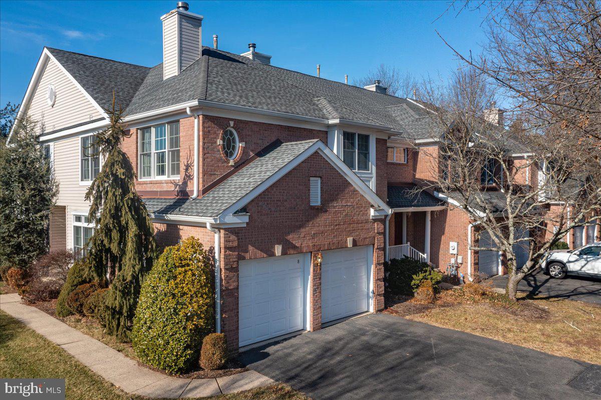8 HUTCHINSON DRIVE