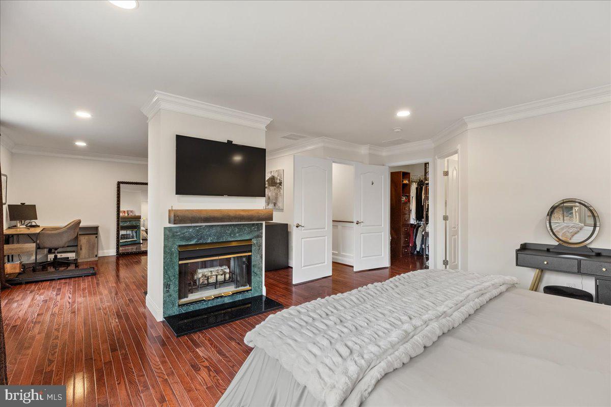 8 HUTCHINSON DRIVE