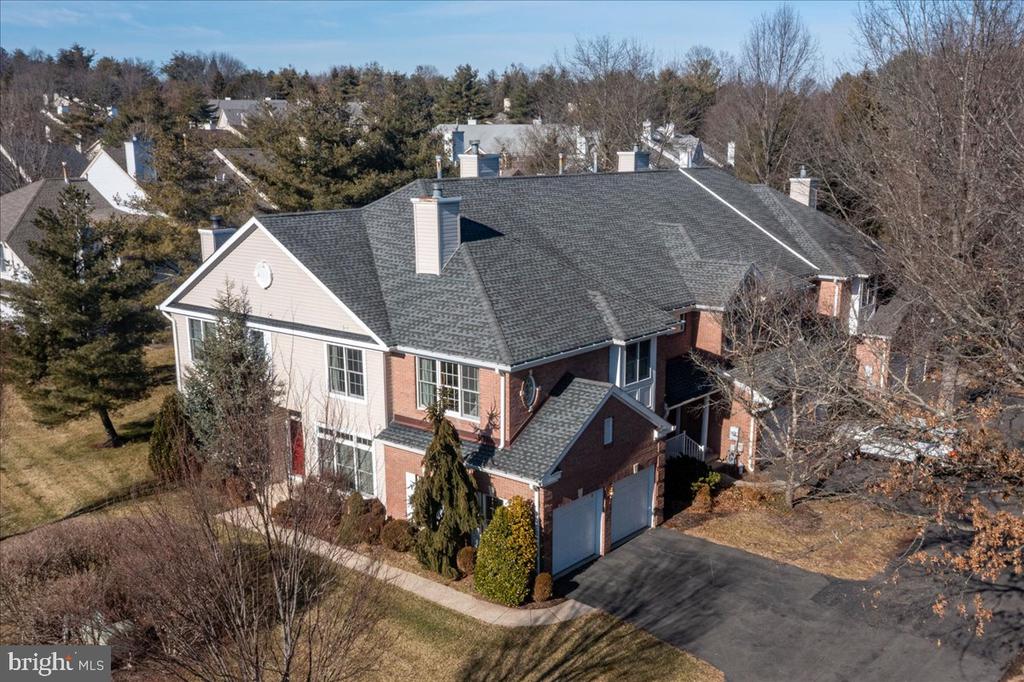 8 HUTCHINSON DRIVE