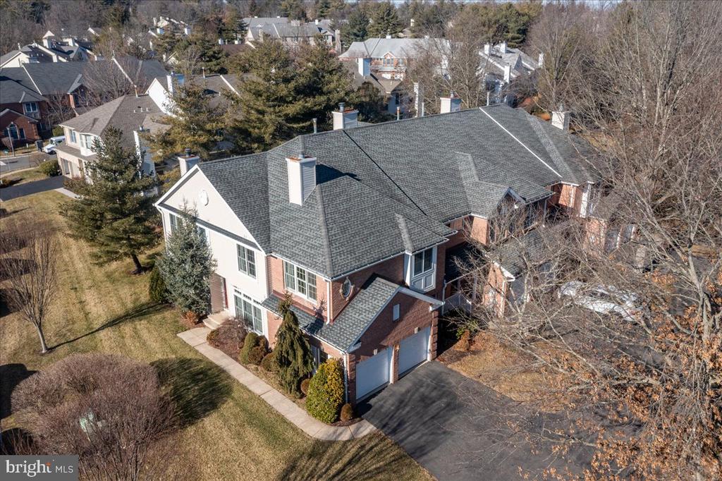 8 HUTCHINSON DRIVE