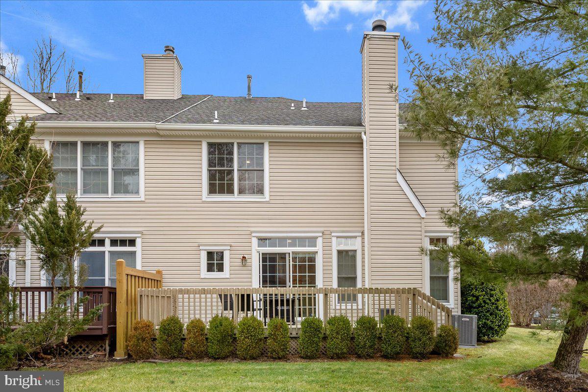 8 HUTCHINSON DRIVE