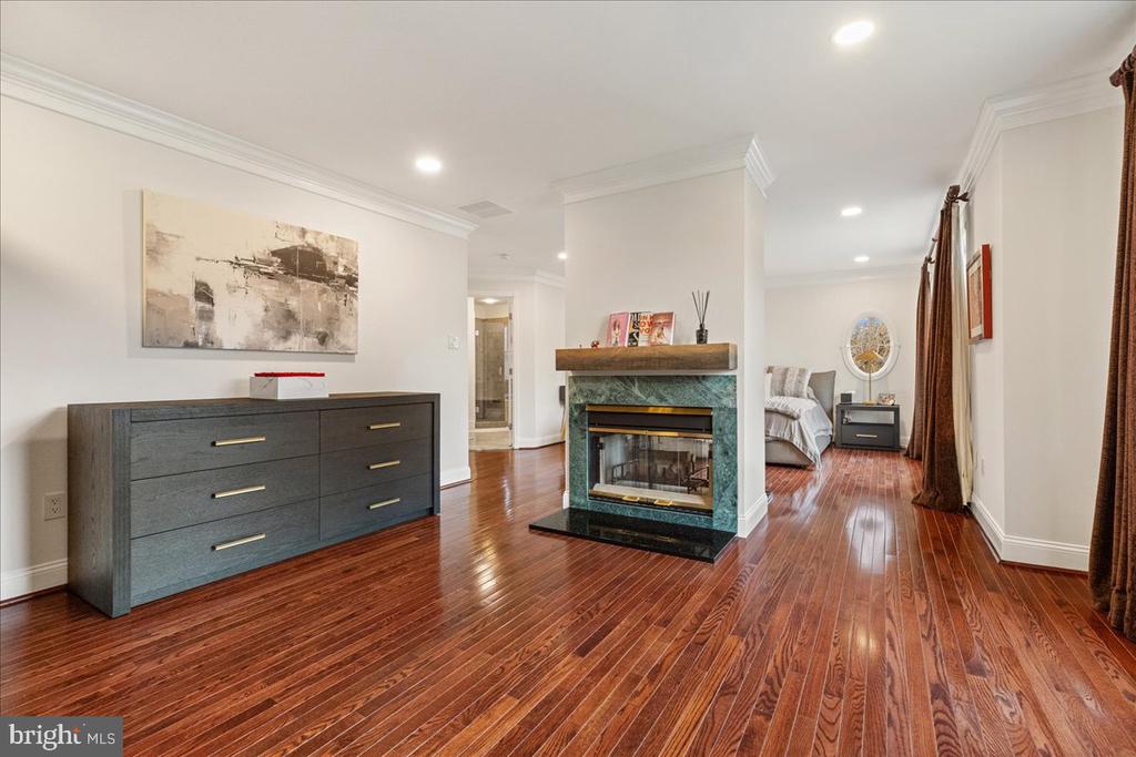 8 HUTCHINSON DRIVE