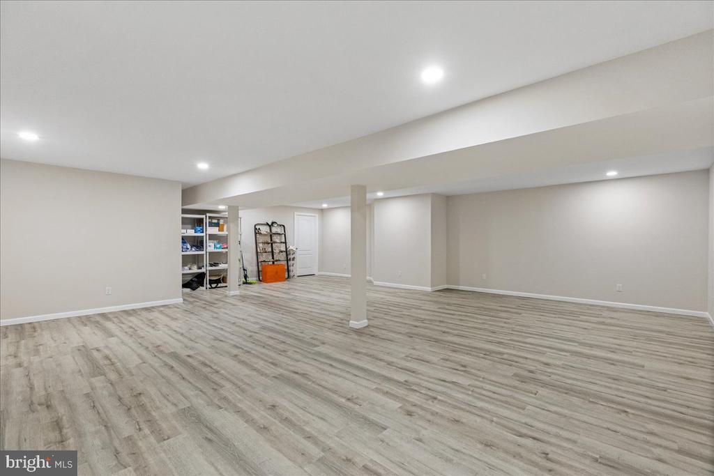8 HUTCHINSON DRIVE
