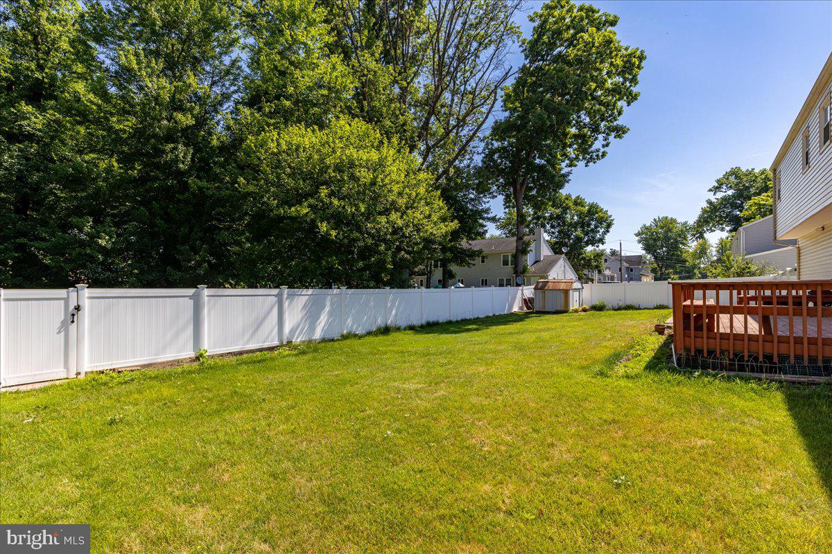 206 WOOLWORTH AVENUE