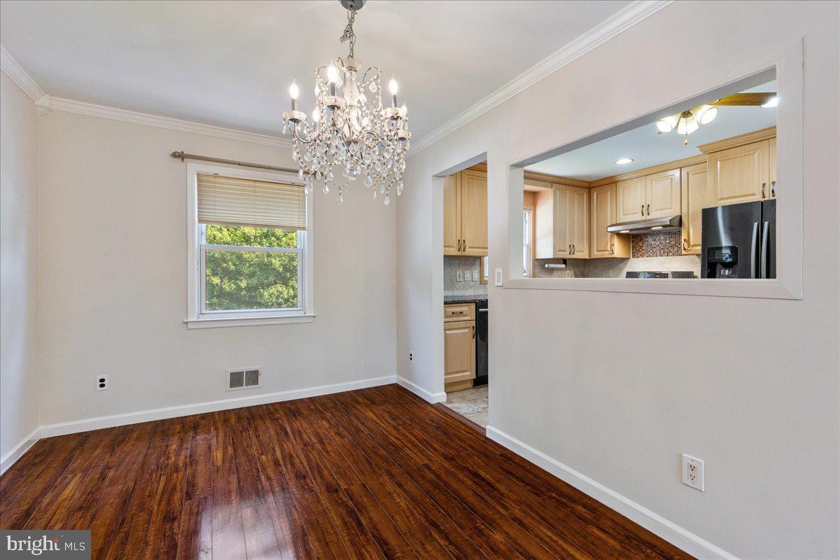 206 WOOLWORTH AVENUE