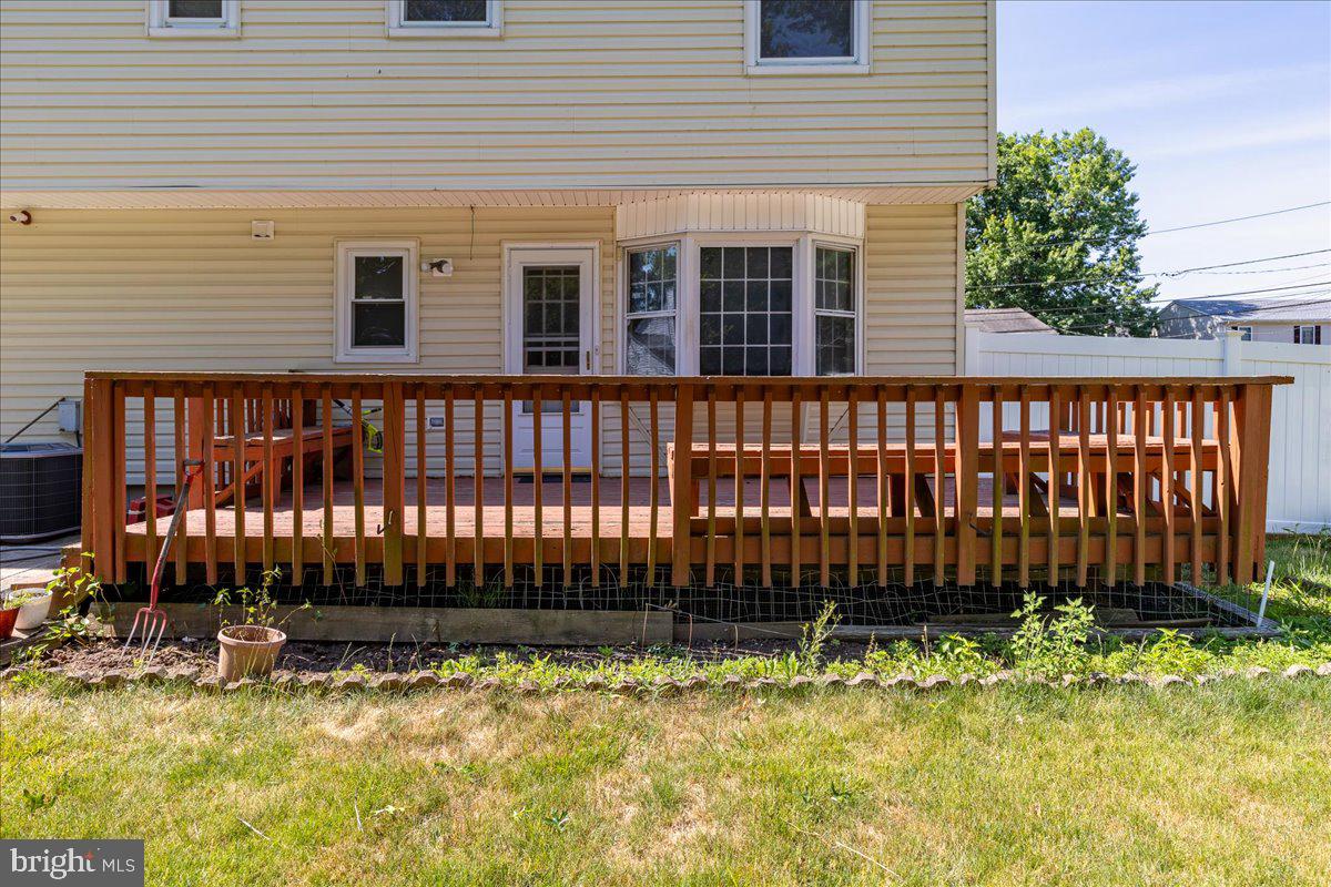 206 WOOLWORTH AVENUE