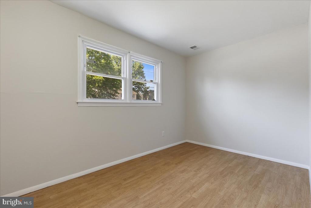 206 WOOLWORTH AVENUE