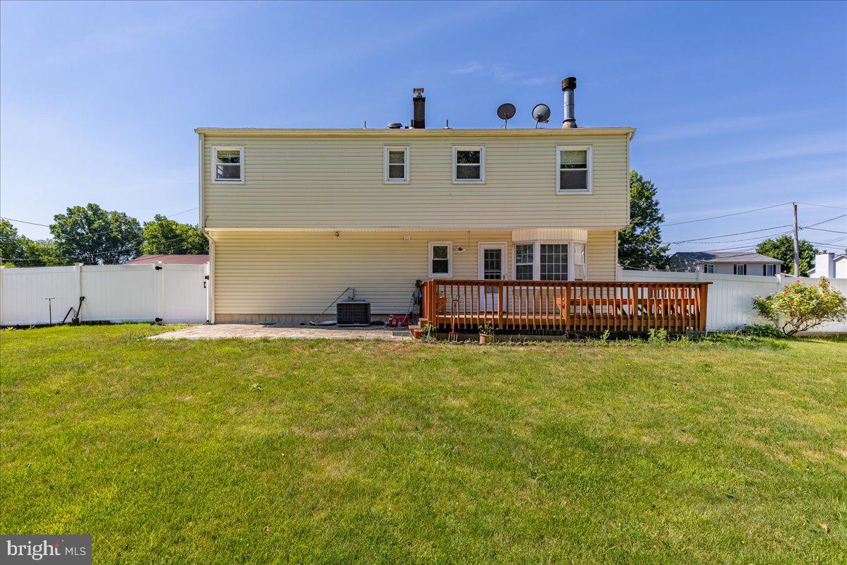 206 WOOLWORTH AVENUE