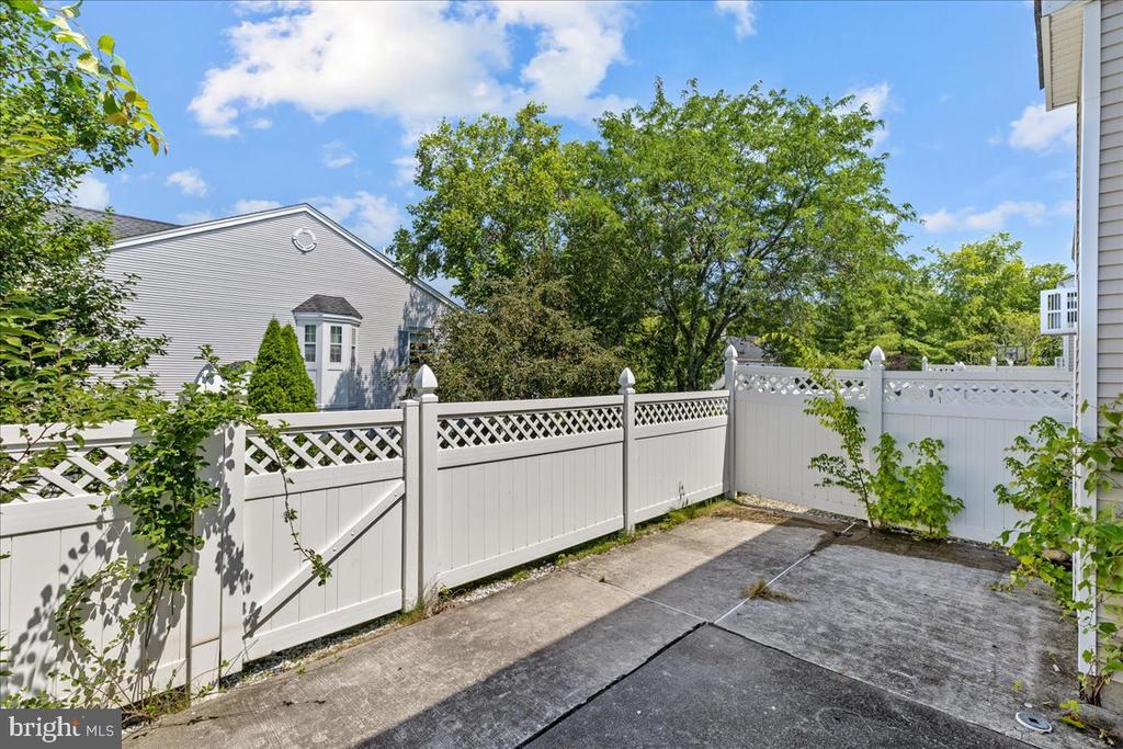 305 HARVEST LANE