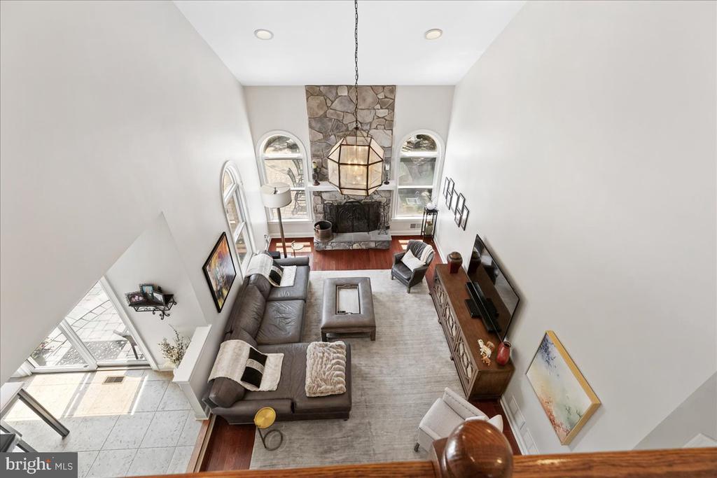 2 SCENIC HILLS COURT