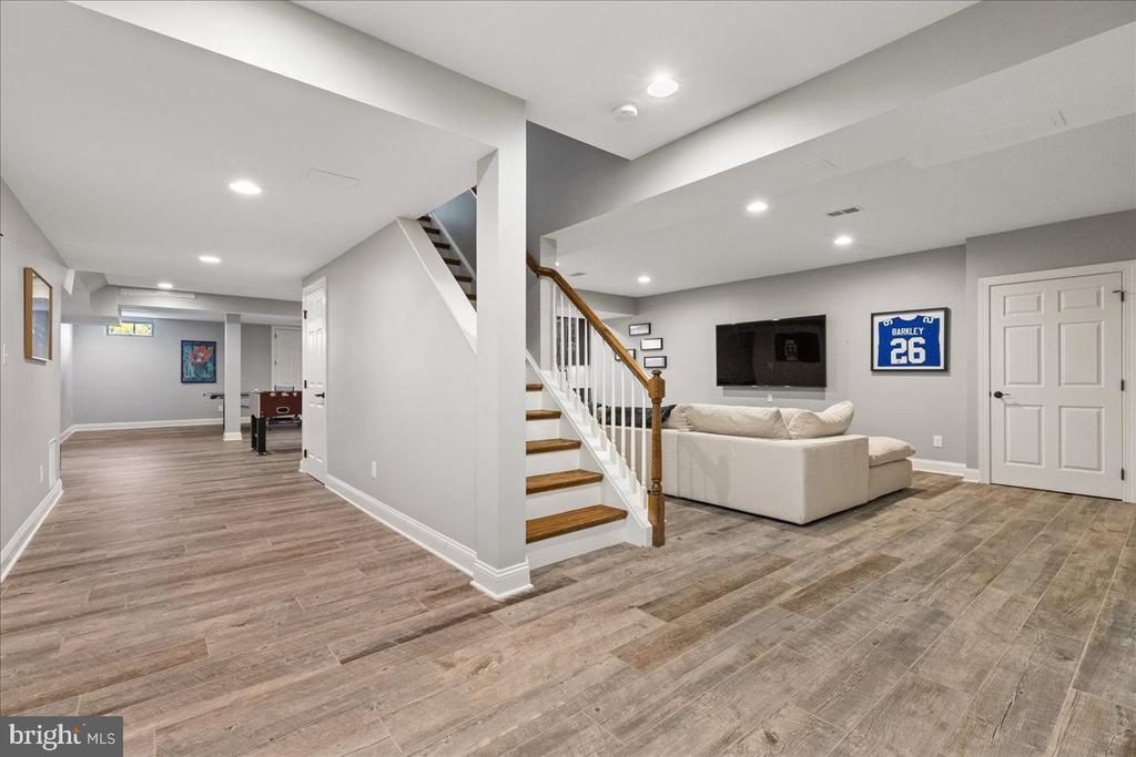 2 SCENIC HILLS COURT