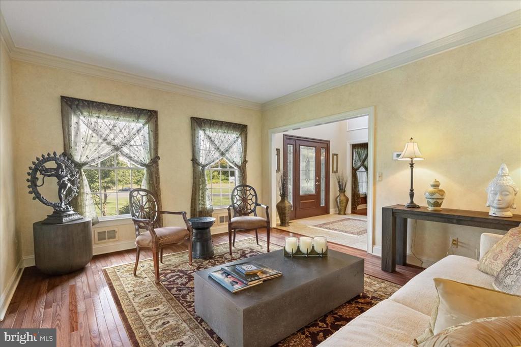 2 SCENIC HILLS COURT