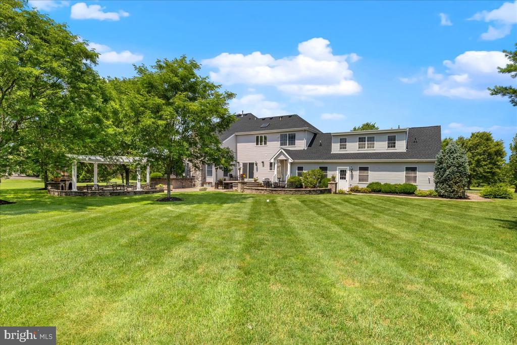 2 SCENIC HILLS COURT
