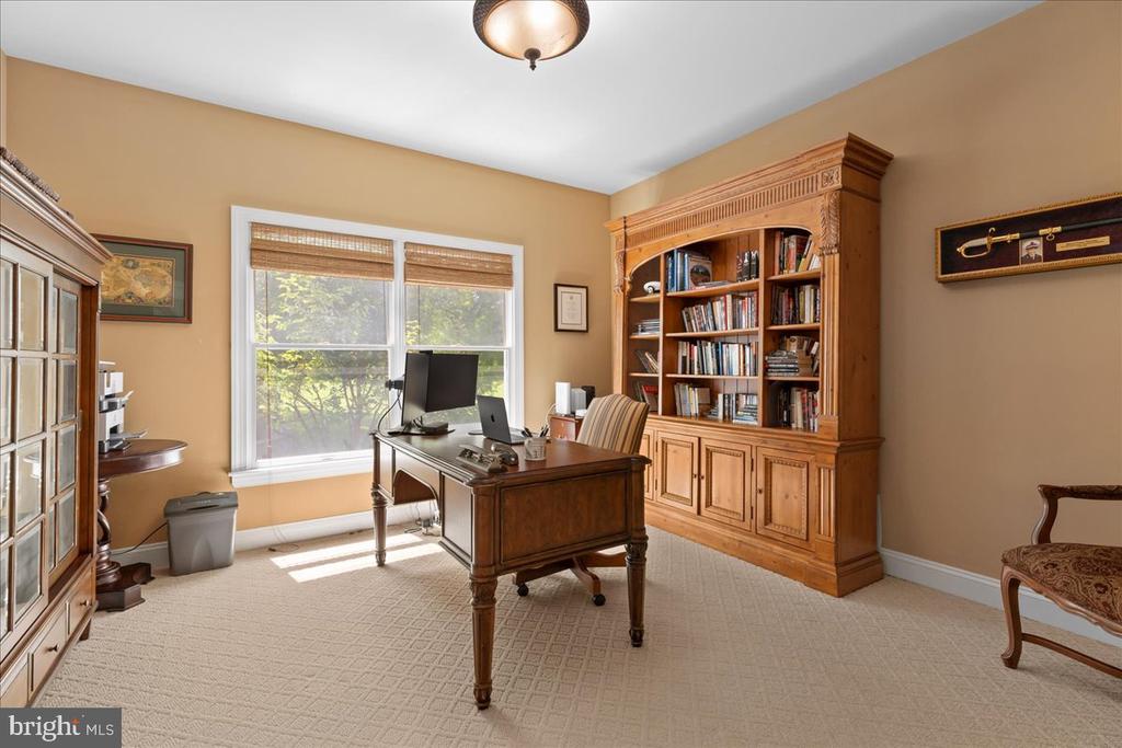 2 SCENIC HILLS COURT