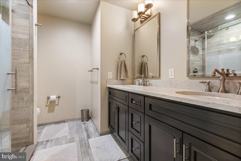 2 SCENIC HILLS COURT