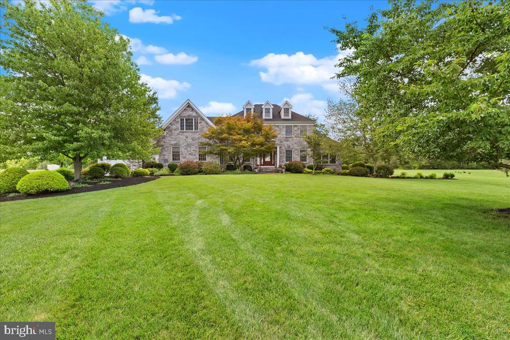 2 SCENIC HILLS COURT