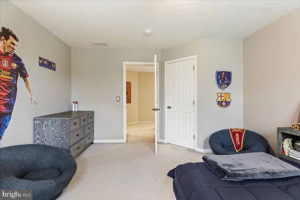 2 SCENIC HILLS COURT