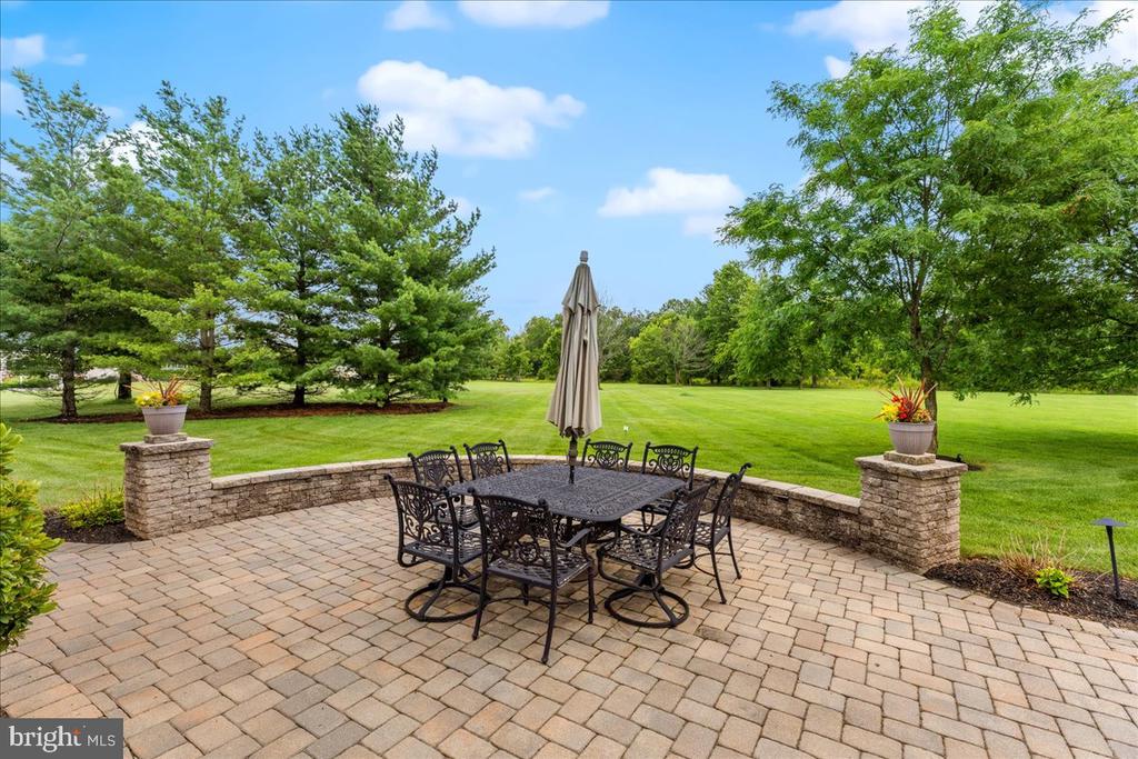 2 SCENIC HILLS COURT
