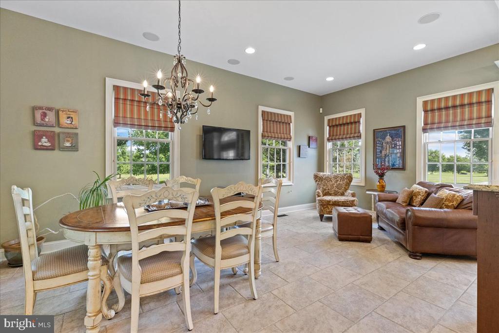 2 SCENIC HILLS COURT