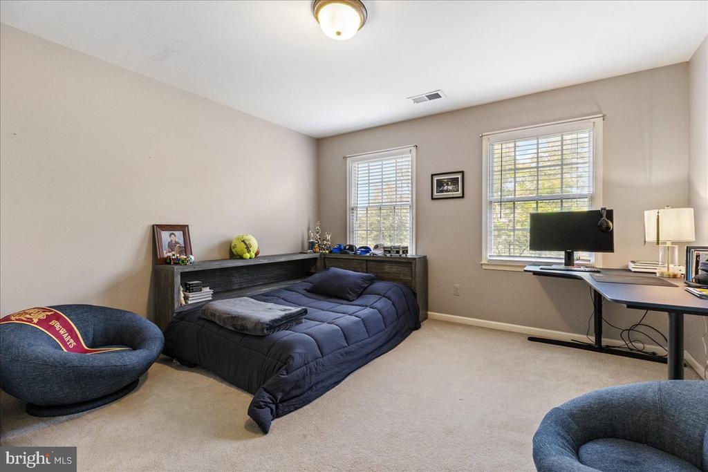 2 SCENIC HILLS COURT
